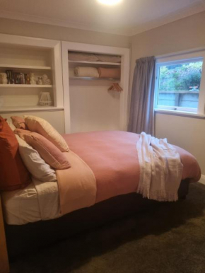 Cozy Coastal Retreat, Dunedin